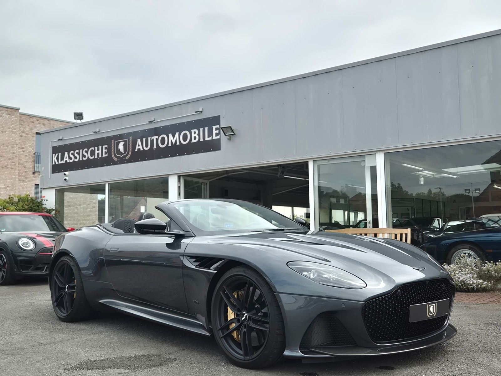 Fahrzeugabbildung Aston Martin DBS 5.2 V12 Volante/Werksgarantie 09/27/1A