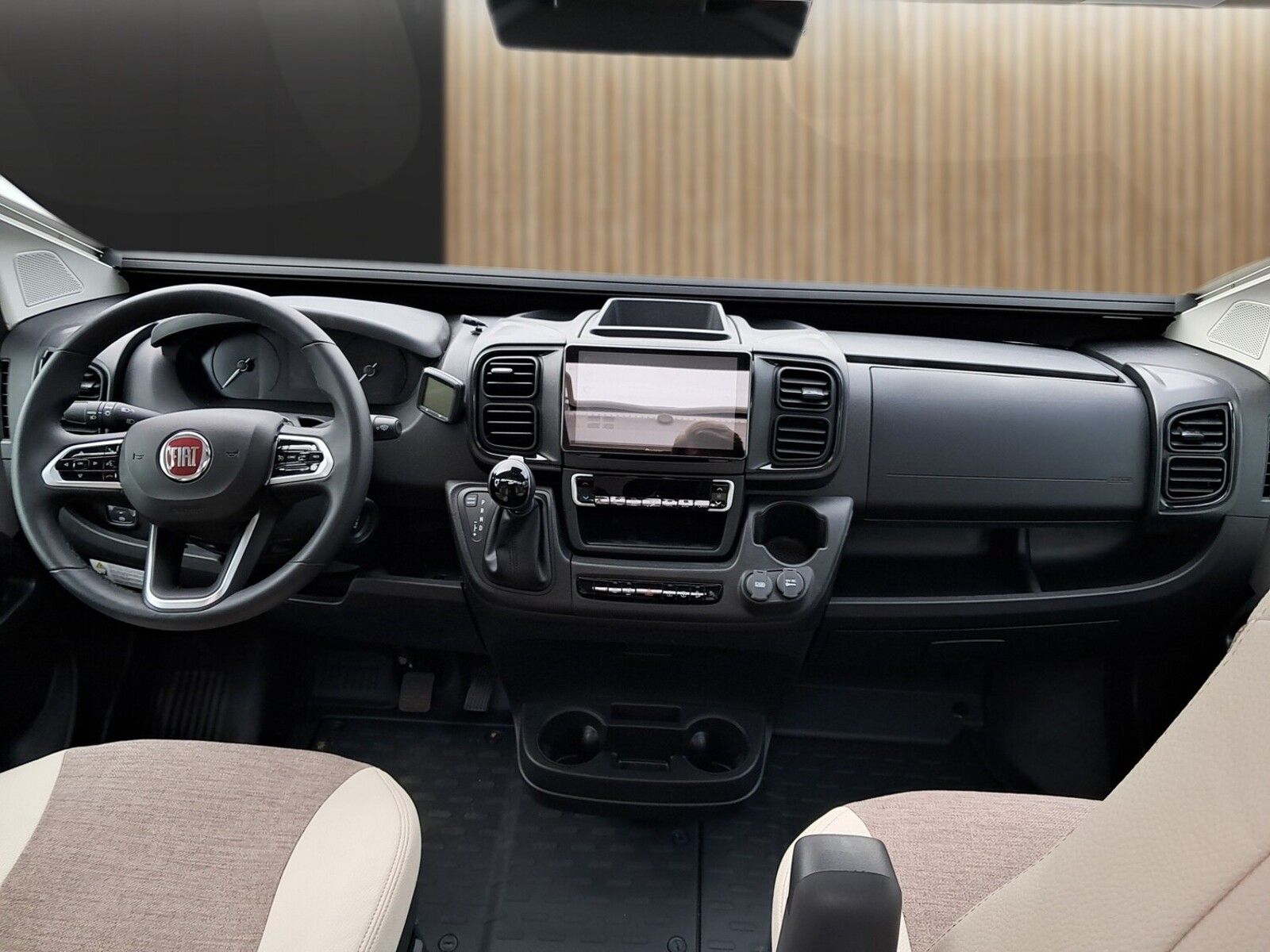 Fahrzeugabbildung Eura Mobil Van V 635 HB Markise, Mondialpaket Plus