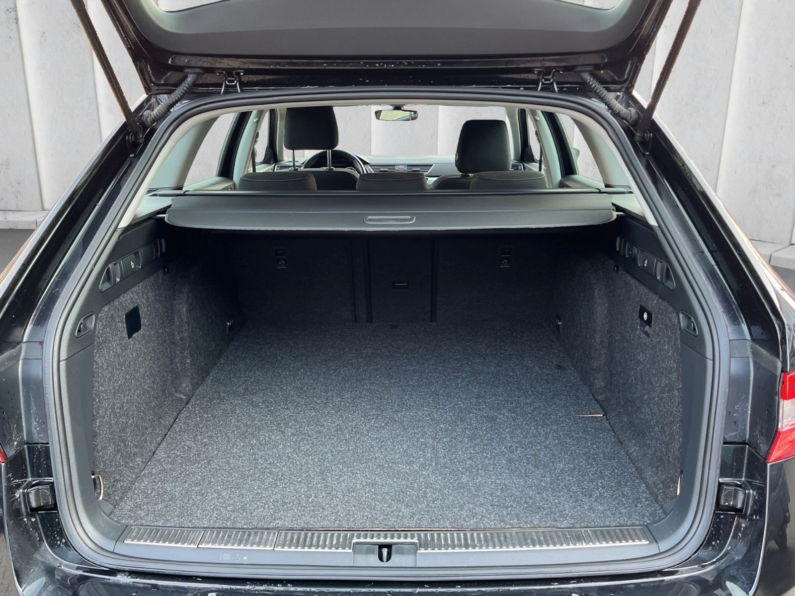 Fahrzeugabbildung SKODA Superb 1.4L DSG Combi*ViCo*Standheizung*AHK**
