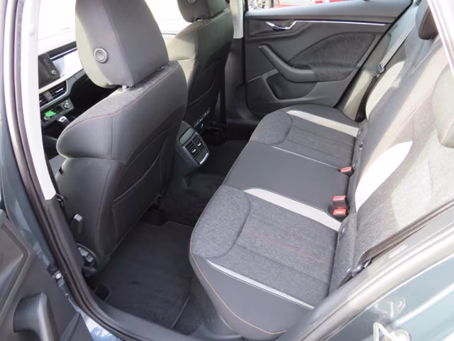 Skoda Kamiq Style 1.0TSI 70kW PDC ACC SHZ