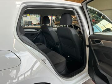 MYAUTOCENTER – Gebraucht- und Jahreswagen mit Werkstattservice in Pfaffenhofen Volkswagen Golf VII *TÜV0228*STHZ*KLIMA*NAV*PDC*BLTH*CD*