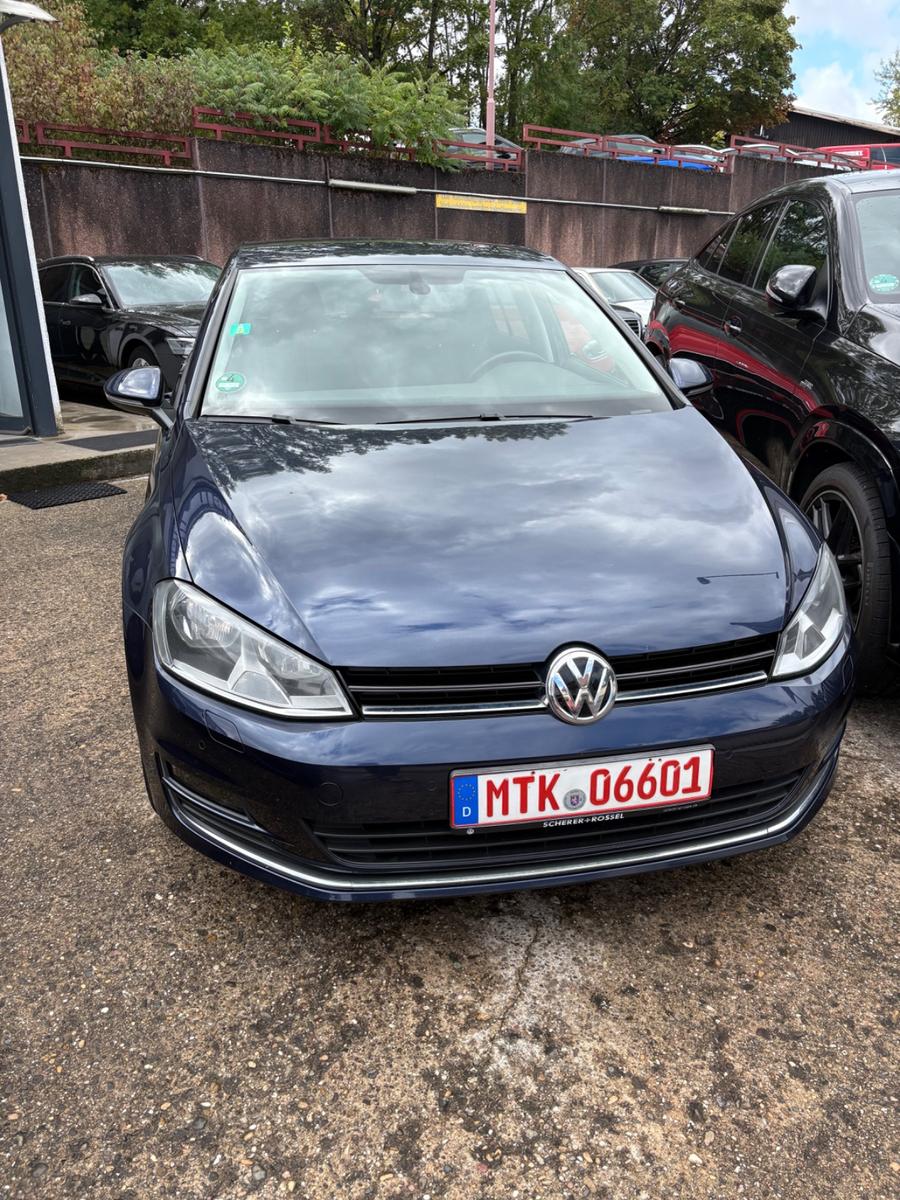 Volkswagen Golf VII Lim Allstar BMT Navi Klimaautomatik Alu