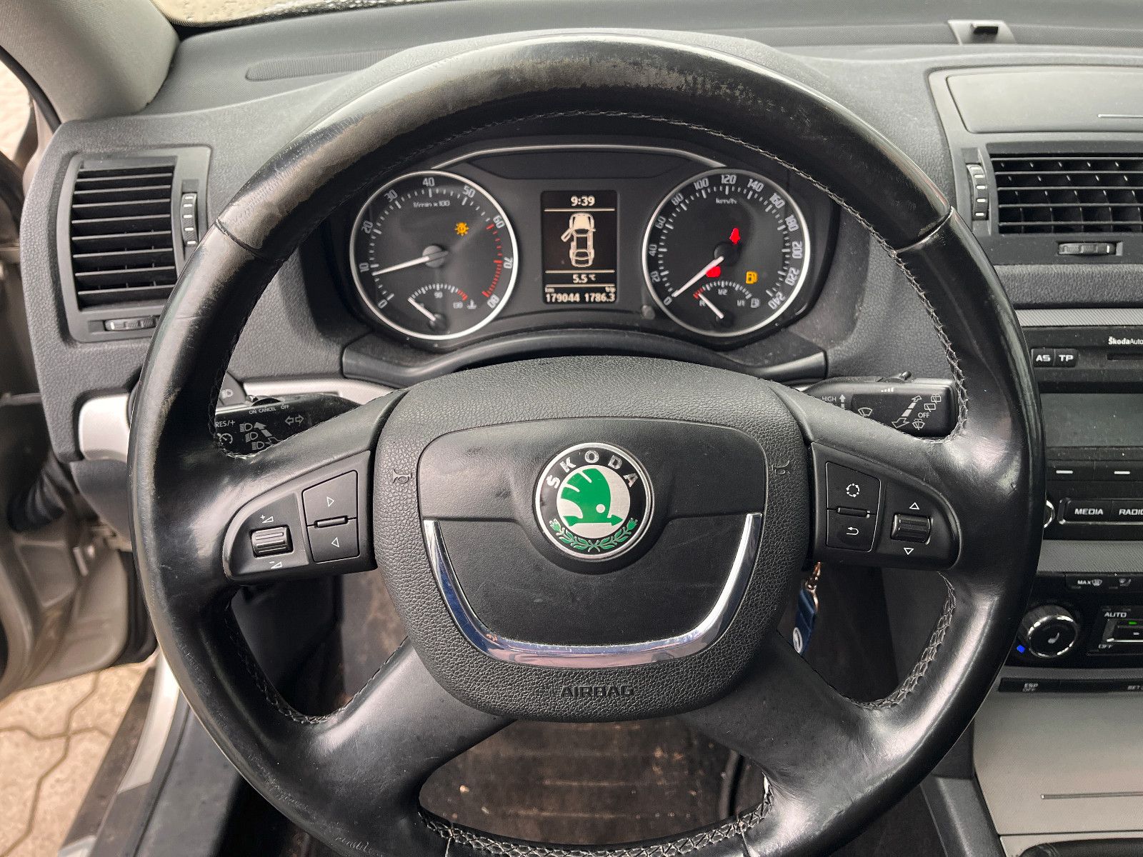 Fahrzeugabbildung SKODA Octavia Combi Elegance