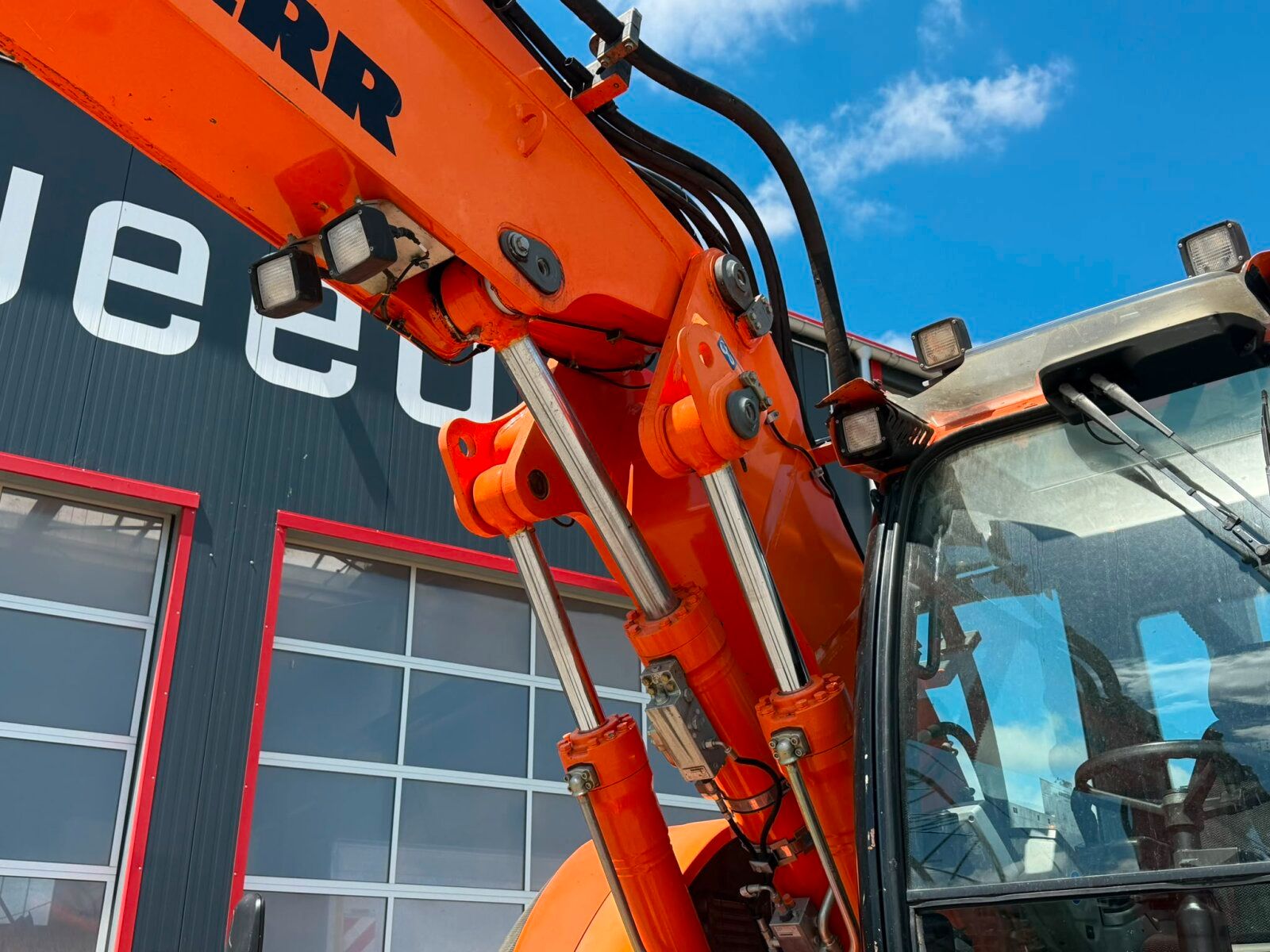 Fahrzeugabbildung Liebherr A 918 Compact
