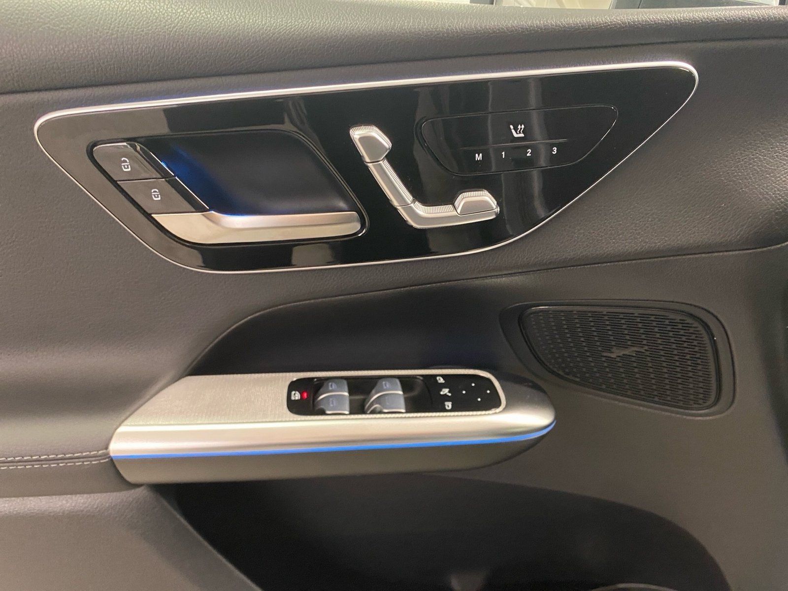 Fahrzeugabbildung Mercedes-Benz GLC 220 d 4M Avantgarde*Distro*360°*Digital*Totw