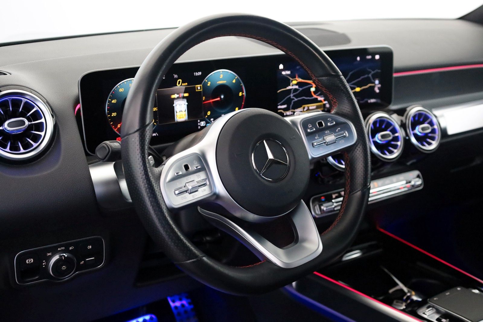 Fahrzeugabbildung Mercedes-Benz GLB 200d AMG-line,T.Leder,Navi,LED,SH,Kamera,AHK