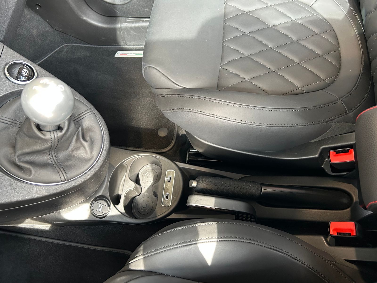 Fahrzeugabbildung Abarth 695C Cabrio Turismo BEATS NAV LEDER ALU
