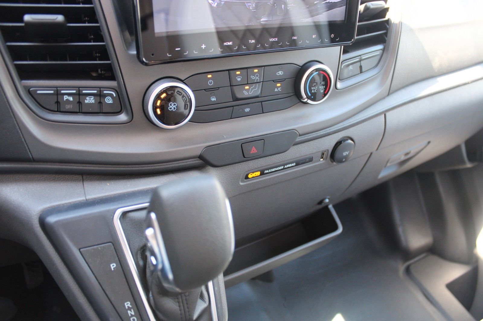 Fahrzeugabbildung Bürstner Ford SIGNEO Automatik + AHK SOFORT LIEFERBAR