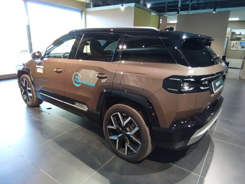 Jeep Compass Full Electric BEV 74 kWh 213cv Firs imagem 3