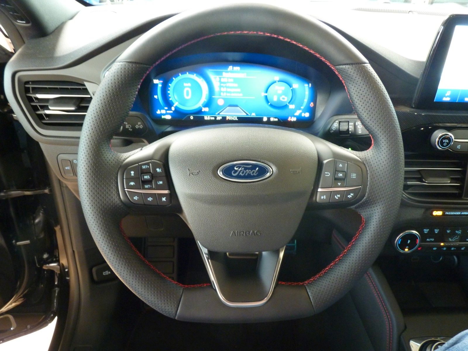 Fahrzeugabbildung Ford Kuga Hybrid ST-Line X Navigation/ Automatik