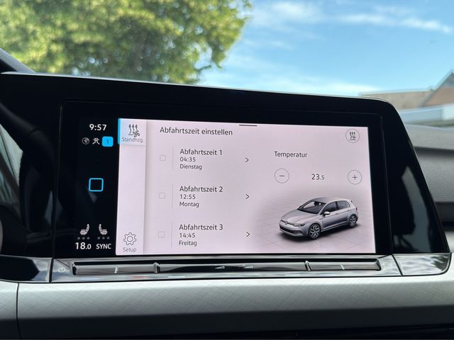 Golf VIII 1.0 eTSI Life DSG NAVI ACC STANDHZ LED