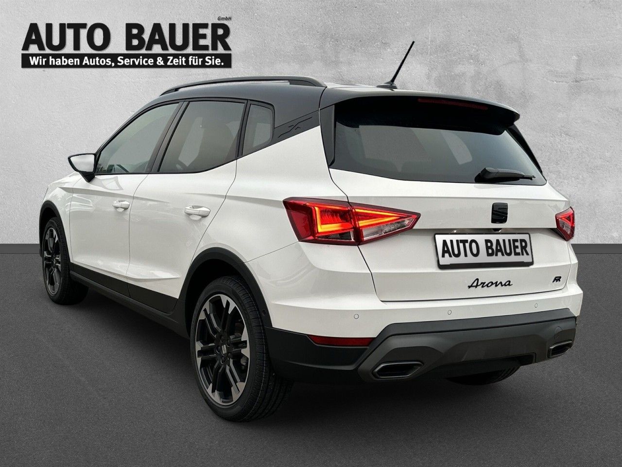 Fahrzeugabbildung SEAT Arona FR Black Edition 1.0 TSI 116 PS 7-Gang-DSG - mit KI generiert/bearbeitet