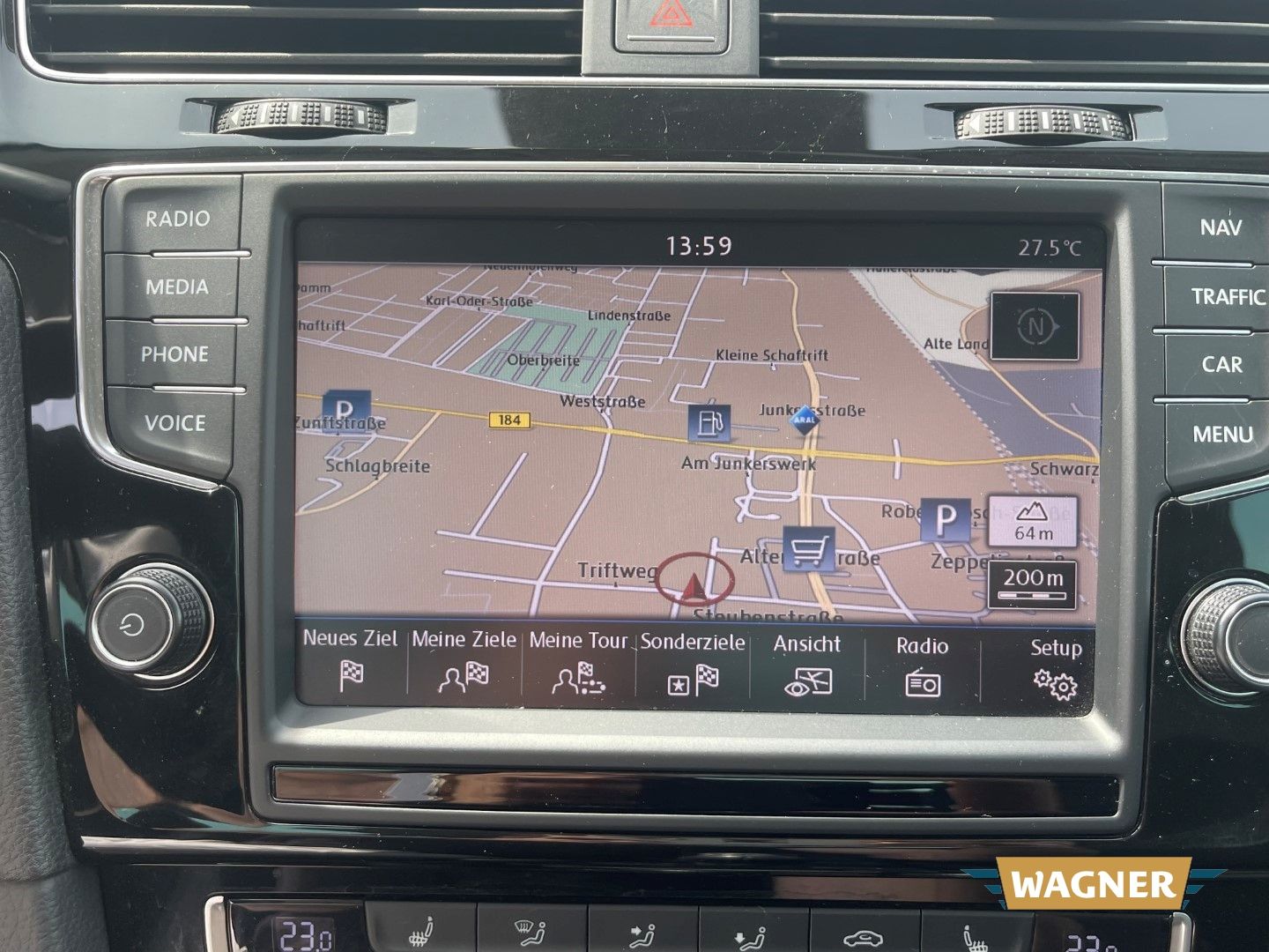 Fahrzeugabbildung Volkswagen Golf VII Highline BMT Klimaautomatik Bi-Xenon
