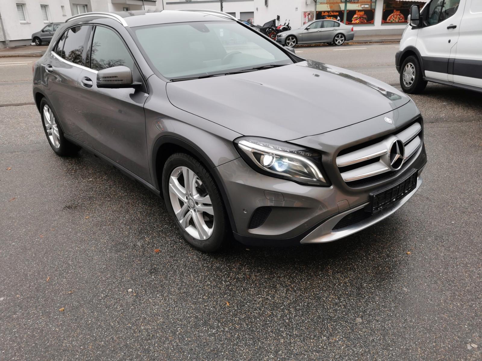 Mercedes-Benz GLA 200