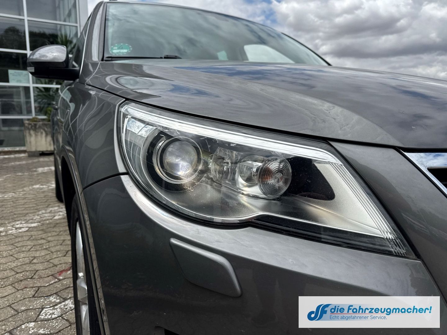 Fahrzeugabbildung Volkswagen Tiguan Sport & Style 4Motion El. Panodach *EXPO