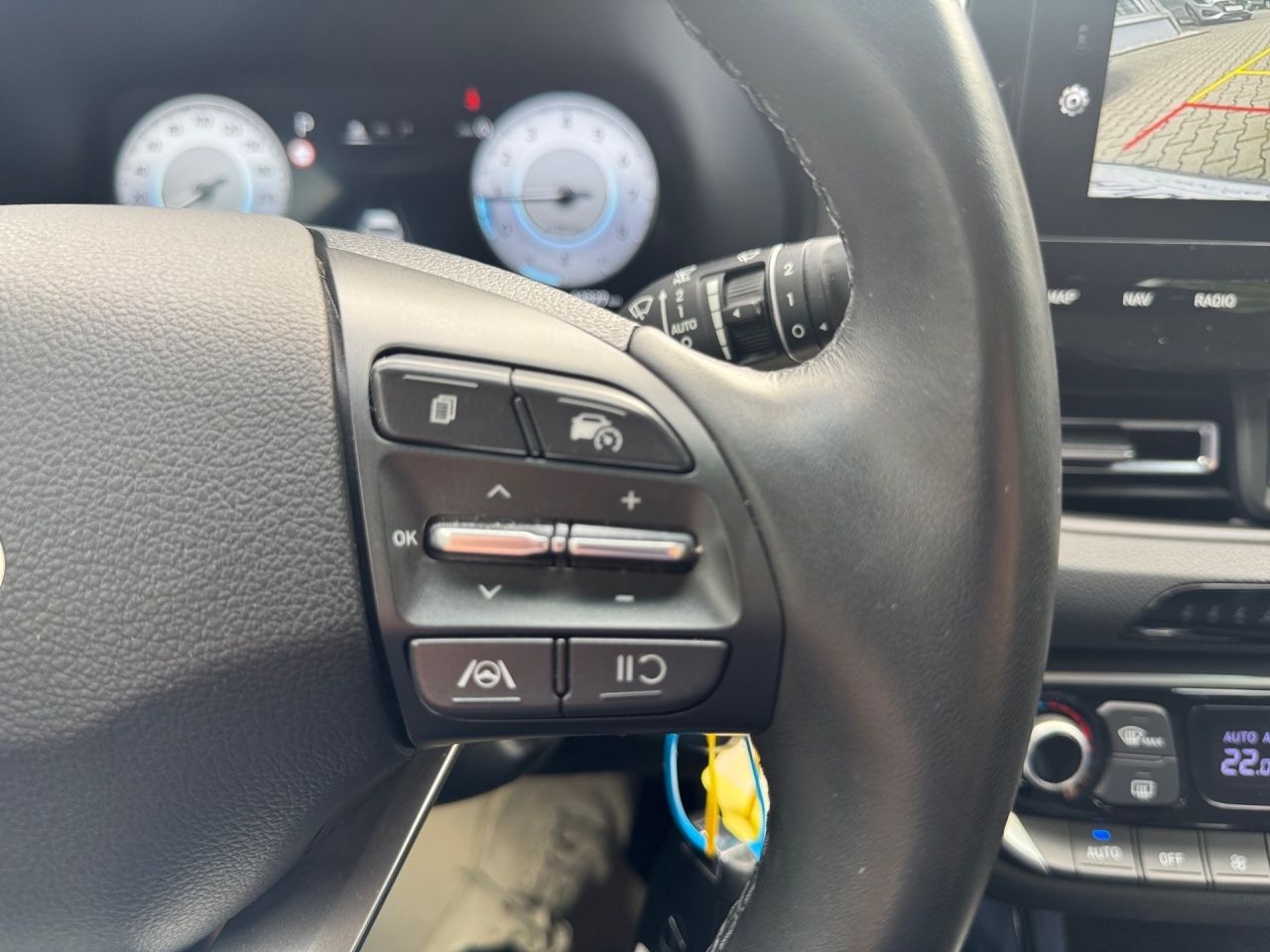 Fahrzeugabbildung Hyundai i30 PRIME KAM*LED*NAVI*SHZ*LHZ*PDC*CARPL*2Z-KLIM