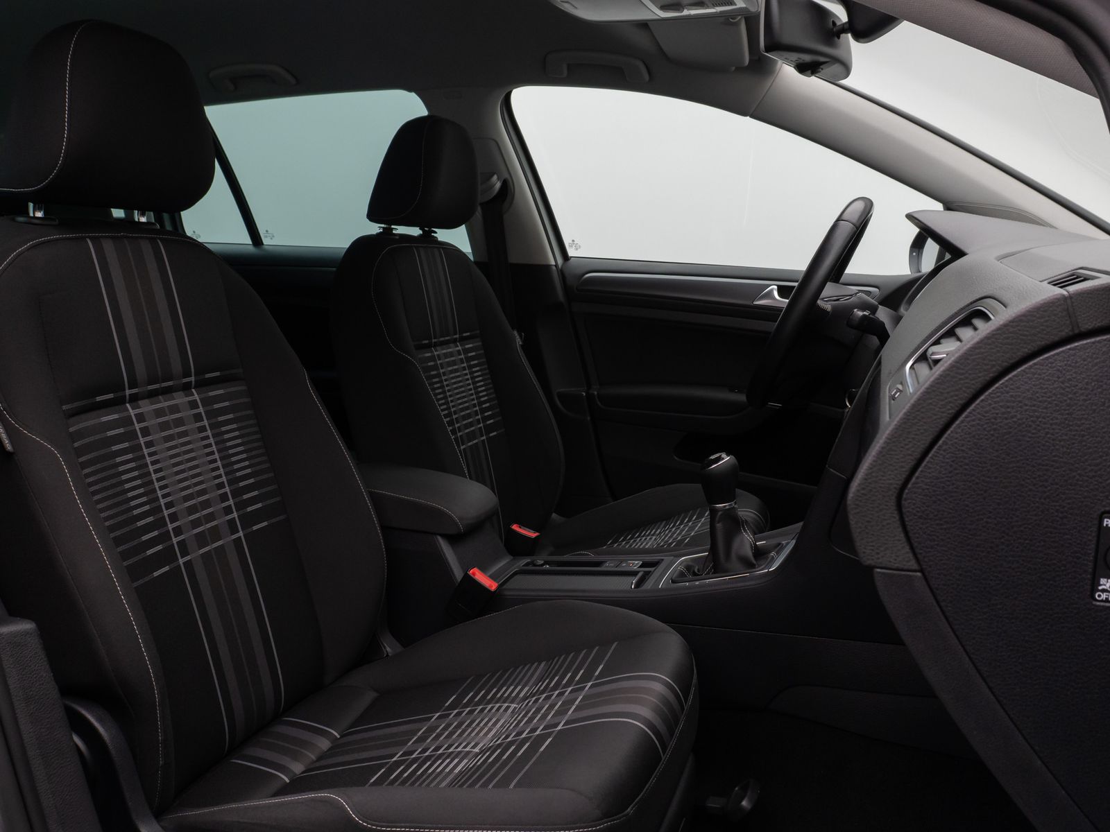 Fahrzeugabbildung Volkswagen Golf VII Variant Lounge BMT Sitzhzg Navi AHK