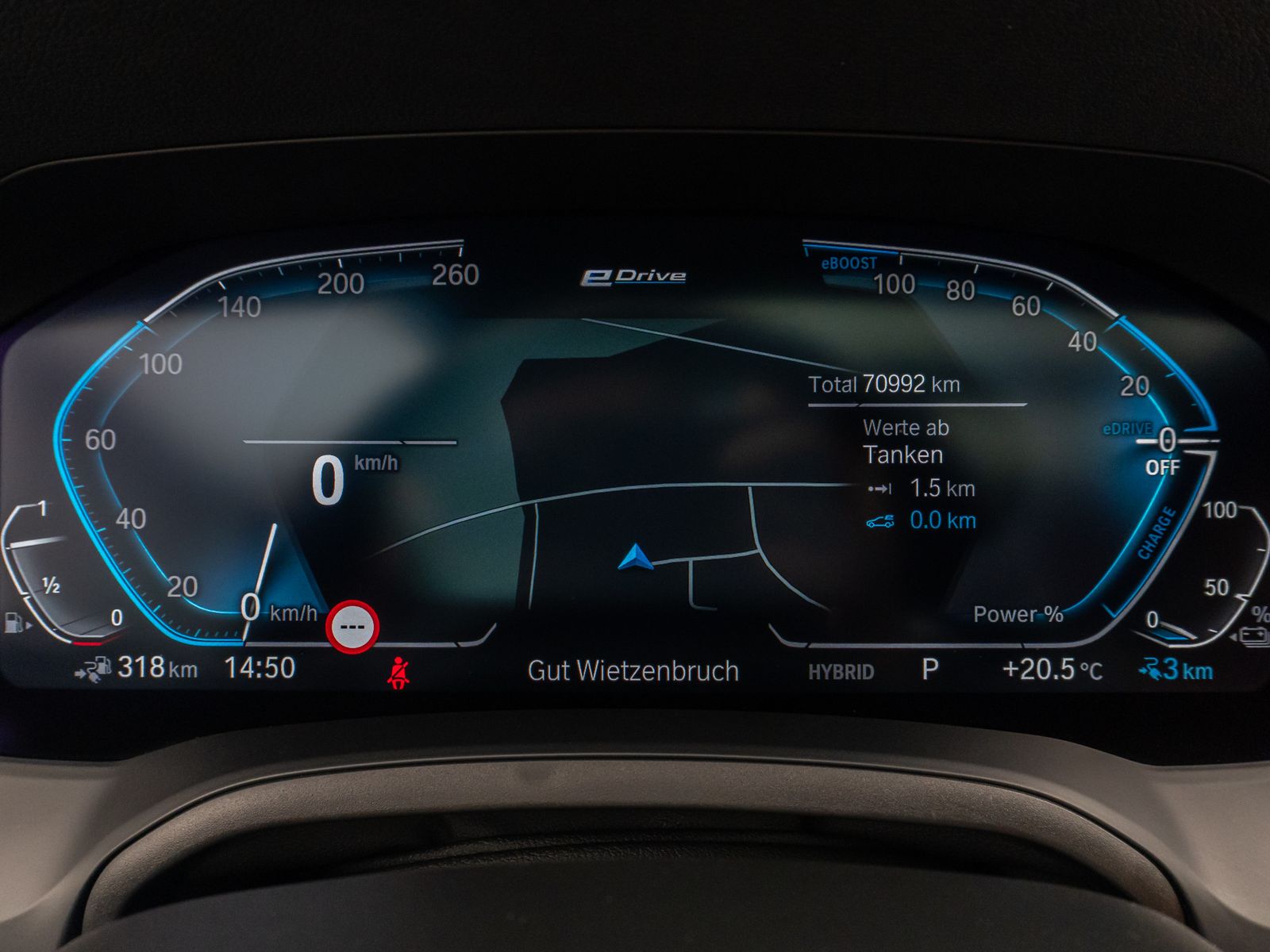 Fahrzeugabbildung BMW 330e xD M Sport Panorama Laser Kamera HUD HiFi