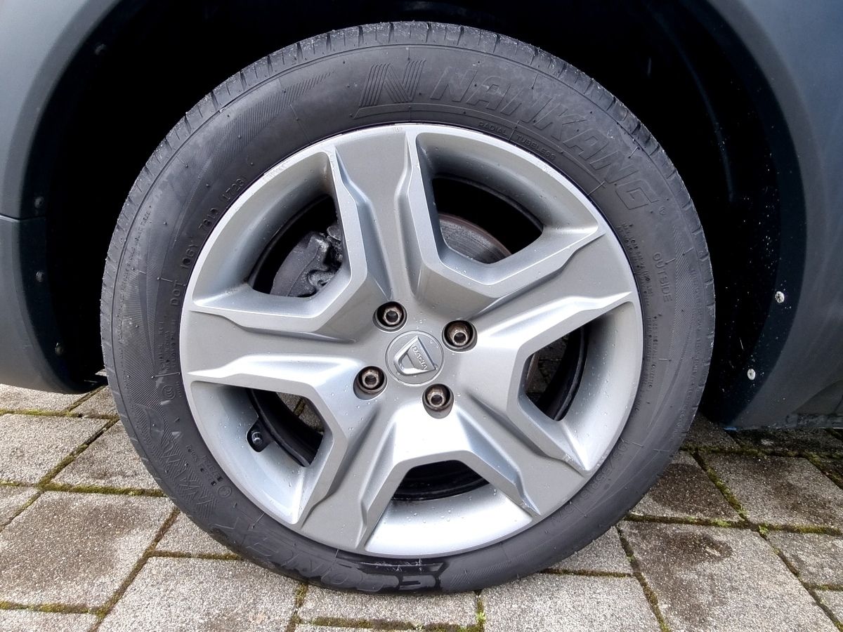 Fahrzeugabbildung Dacia Lodgy Stepway Plus TCe 130