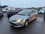 Toyota Avensis Combi 1,8-l-Valvematic - gebrauchte Toyota Avensis aus dem Jahr 2013