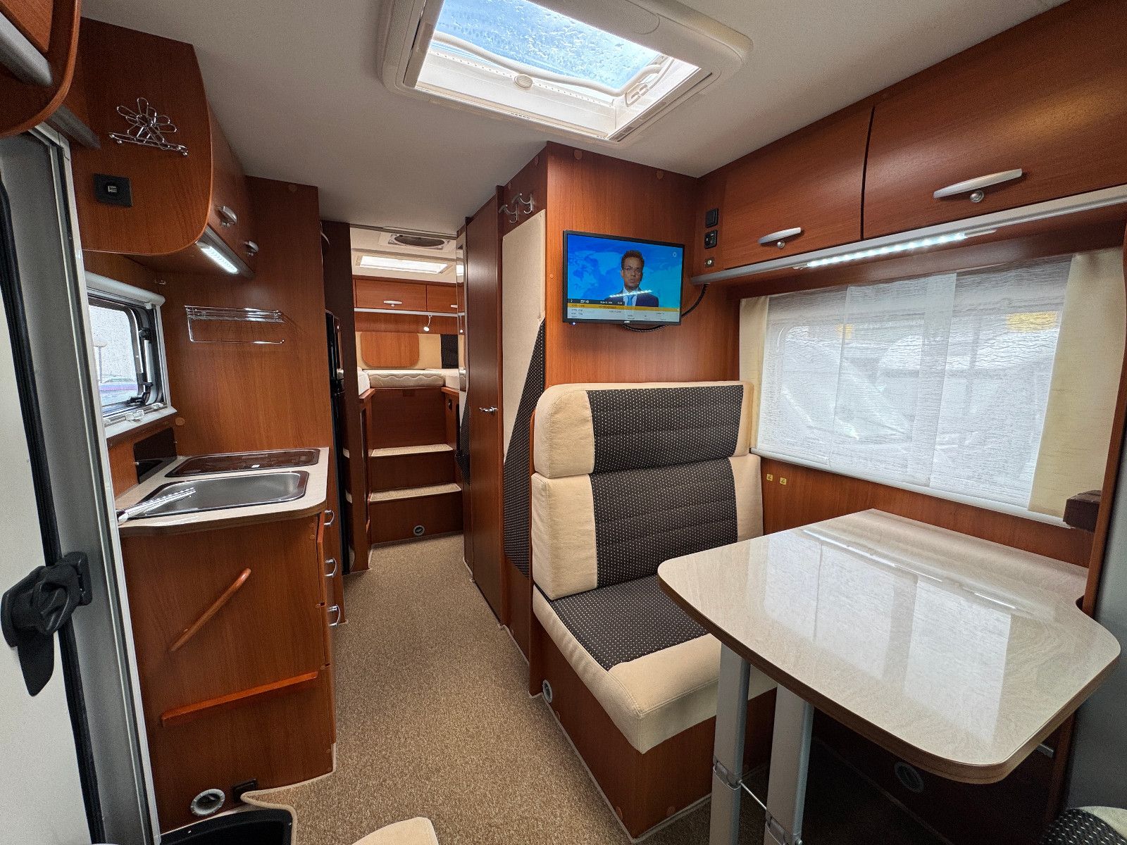 Vehicle image Miller TORONTO FIAT DUCATO SOLAR 2X TV SAT LUFTFEDER