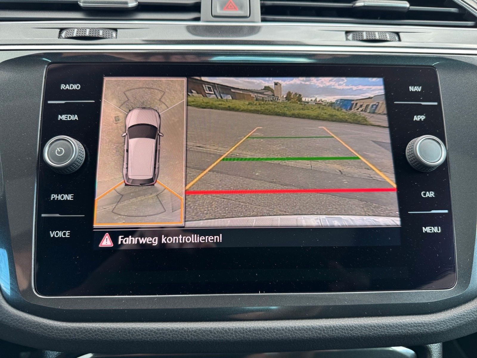 Fahrzeugabbildung Volkswagen Tiguan Highline 2.0 TSI 4Motion