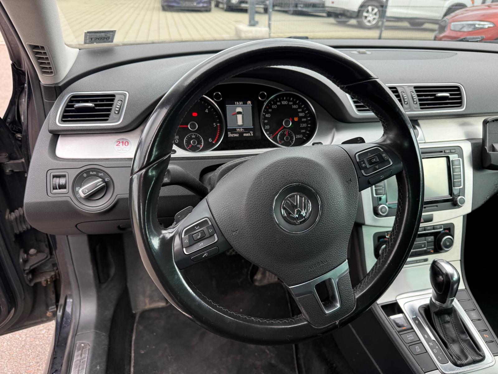 Volkswagen Passat 2011 — photo 10