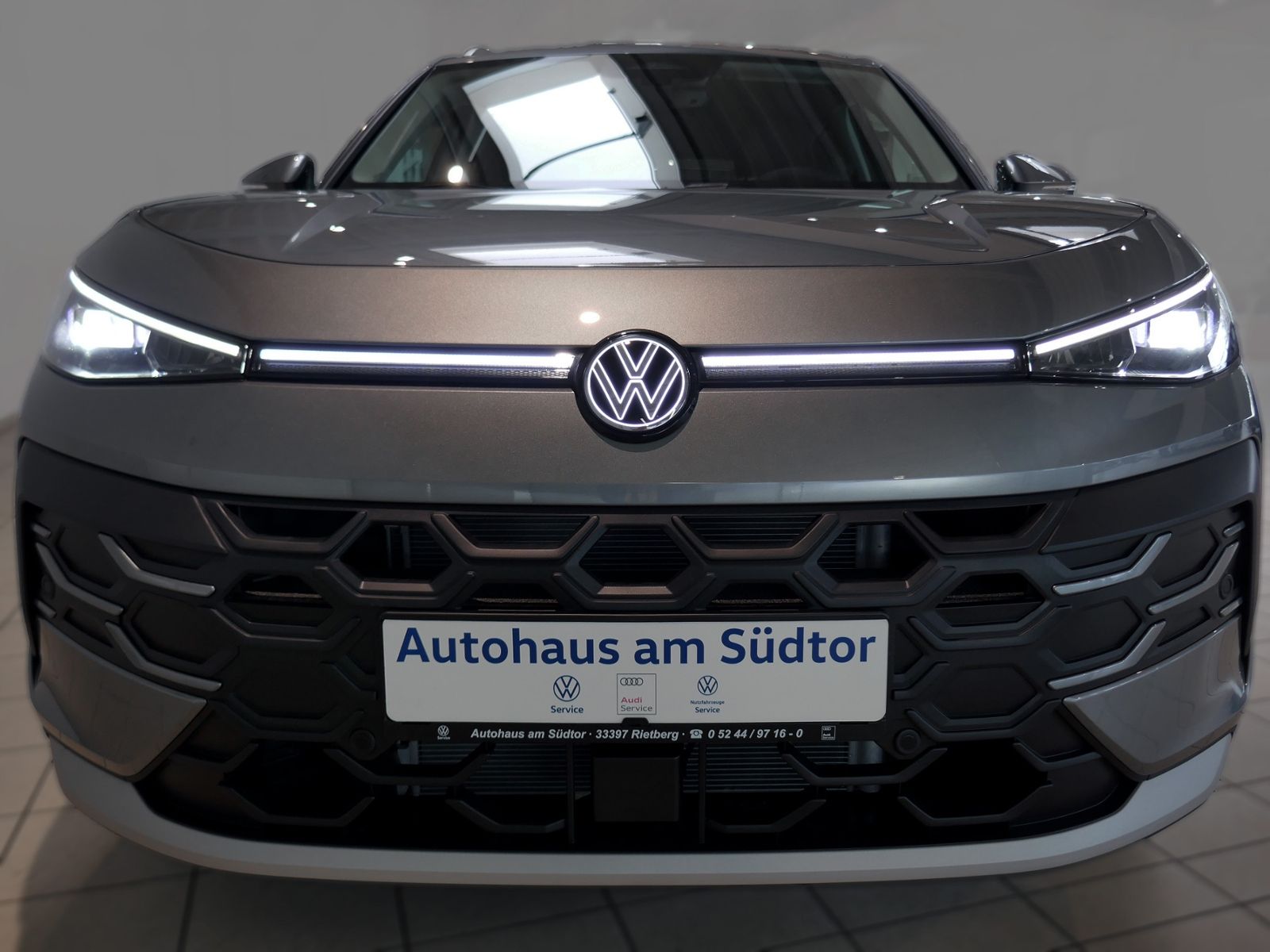 Fahrzeugabbildung Volkswagen T-Roc Style 1.5 eTSI DSG | LED AHK RFK ACC Navi