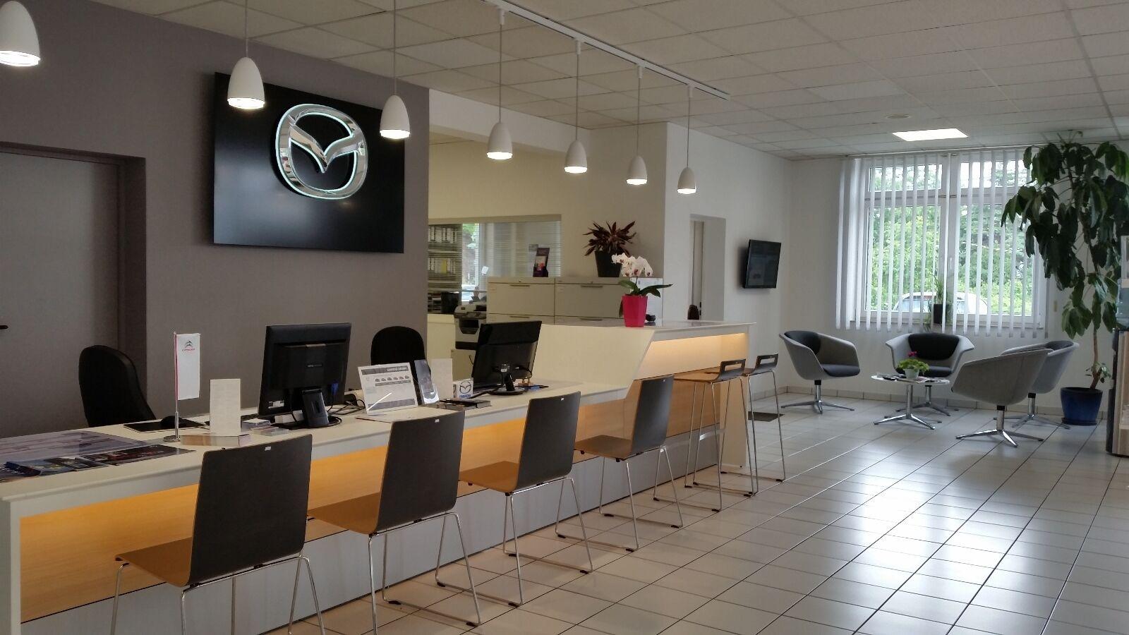 showroom-image-top