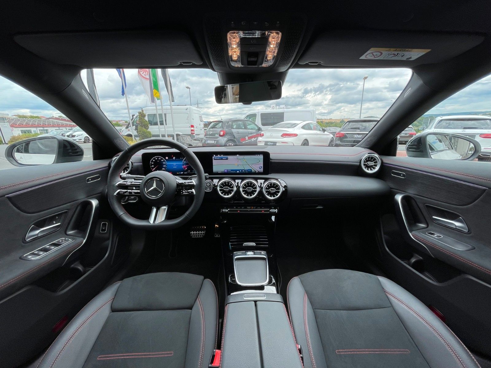 Fahrzeugabbildung Mercedes-Benz CLA 200 AMG Pano+R-Kamera+19"+TOTW+DISTR+MULITBE