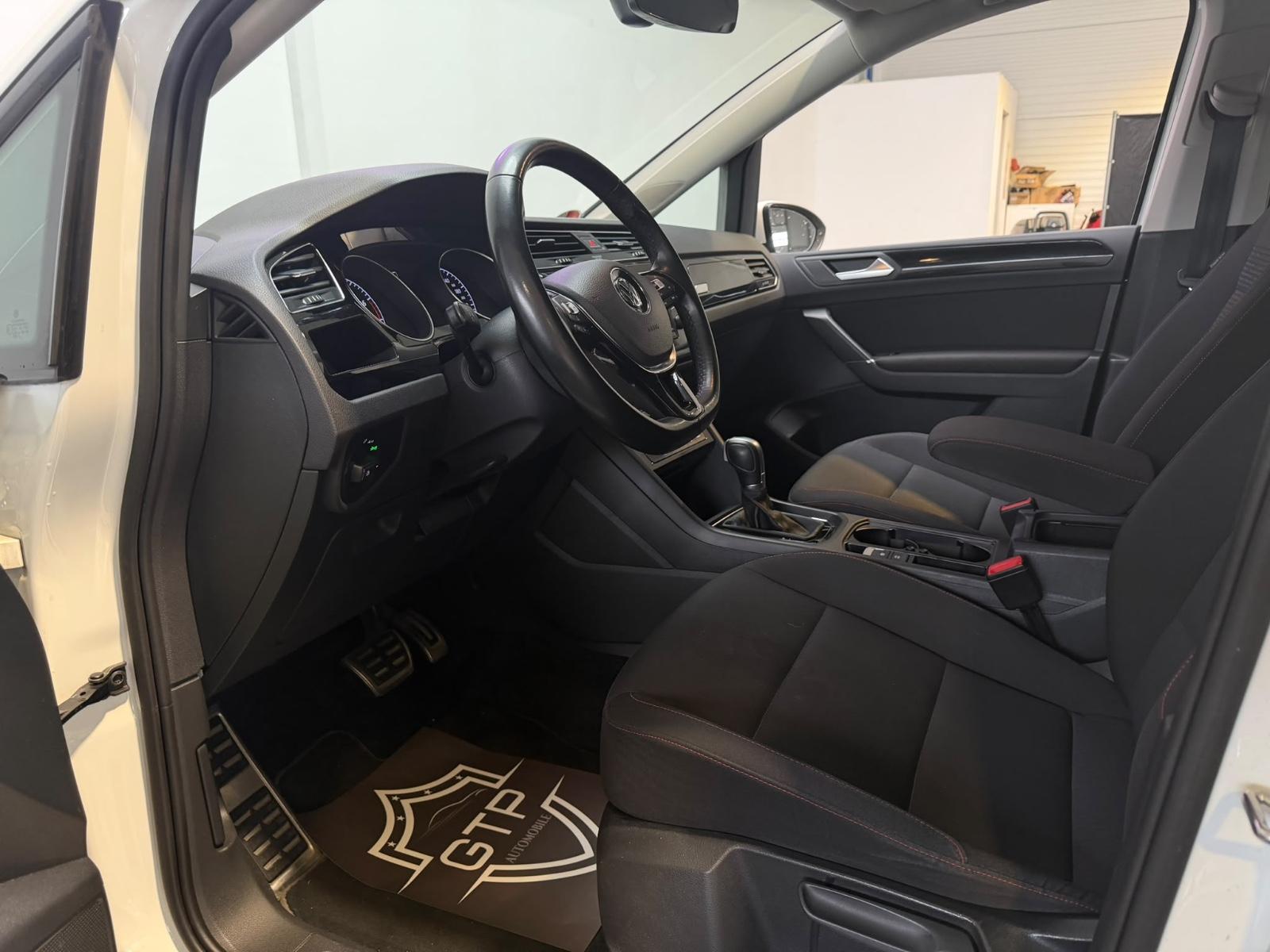 Volkswagen Touran *R-line*7Sitzer*ACC*AHK*R.Kam*