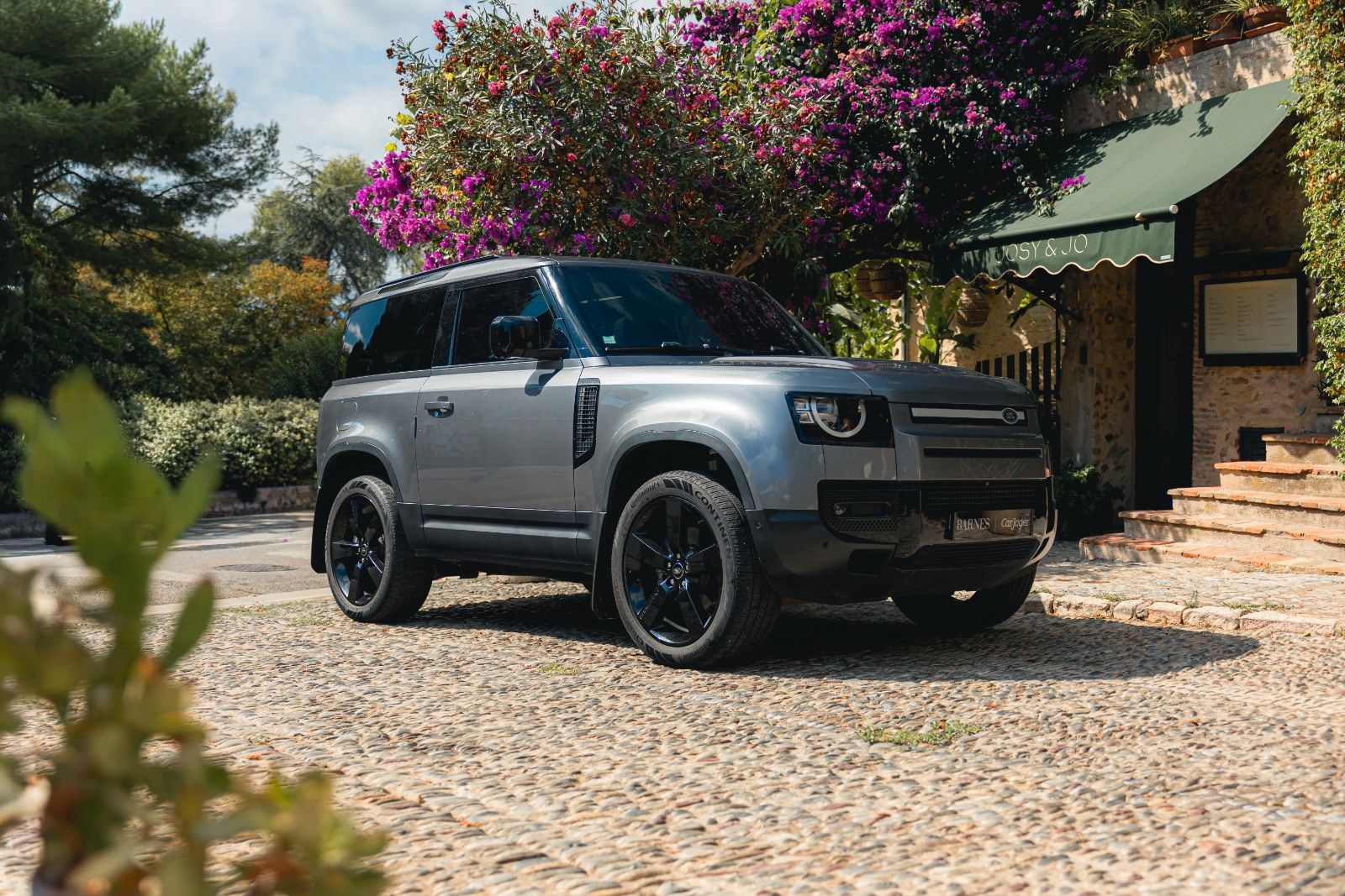 Land Rover Defender 90 L663 P300