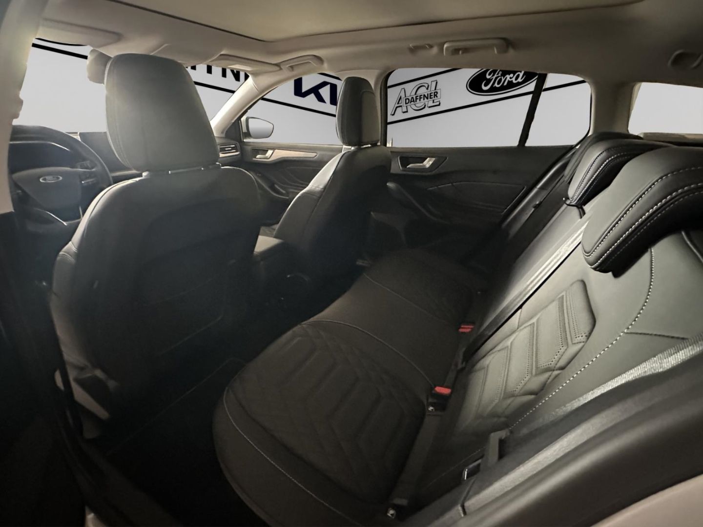 Fahrzeugabbildung Ford Focus Turnier Titanium X Navi LED ACC El. Heckkl