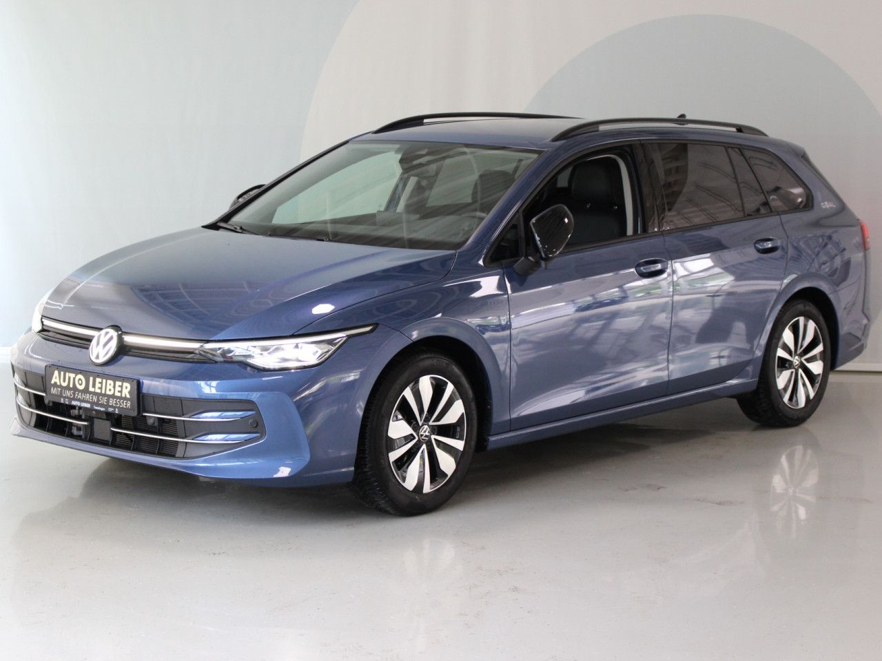 Fahrzeugabbildung Volkswagen Golf Var.1.5 TSI DSG Goal LED/AHK/RFK/NAV/ACC