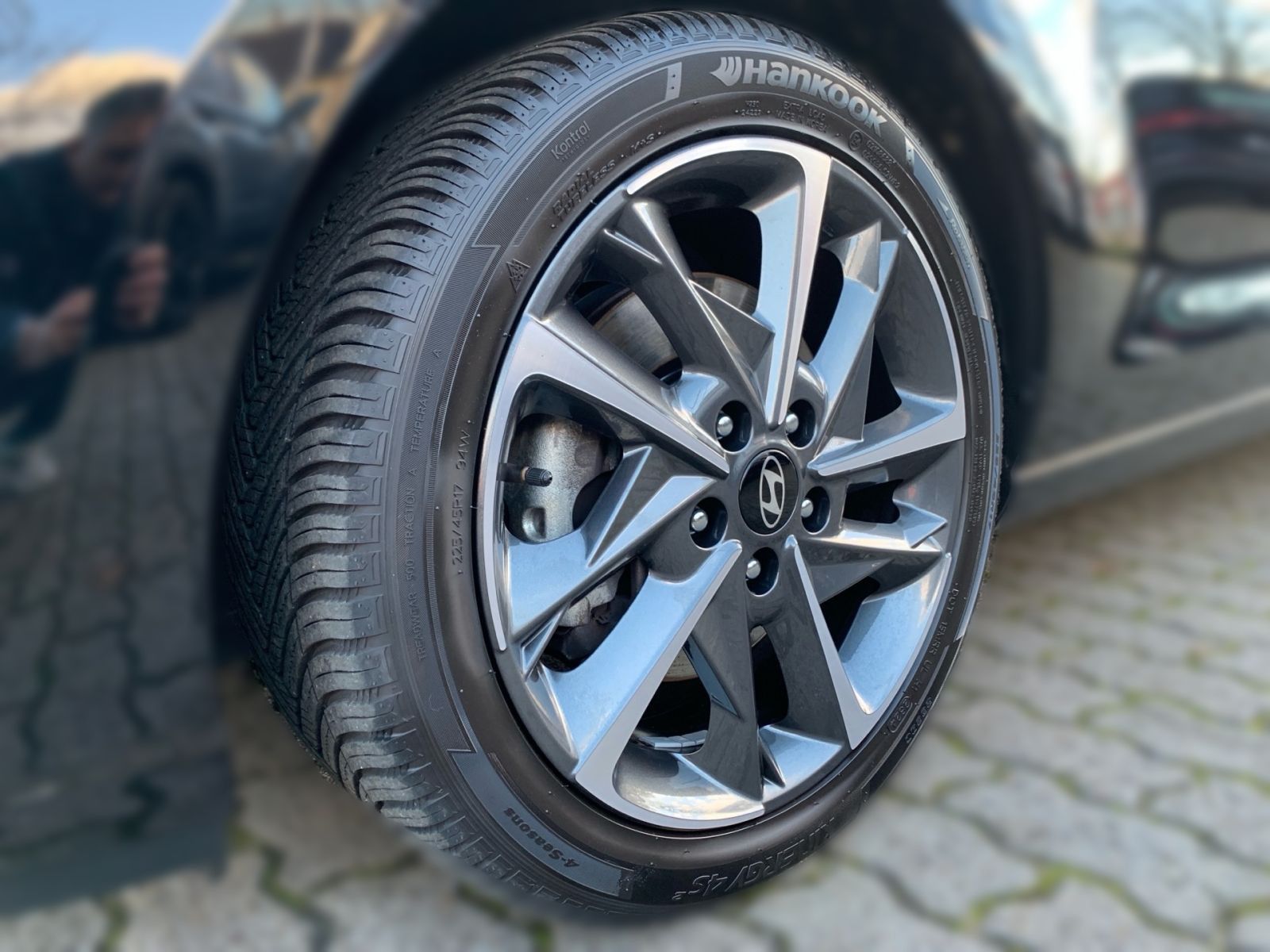 Fahrzeugabbildung Hyundai i30 Kombi 1.5 T-GDI 7-DCT Advantage Mild-Hybrid