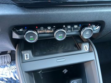 Citroën C4 1.2 PureTech 130 Max 360+Kam.+KeyLess+Massage