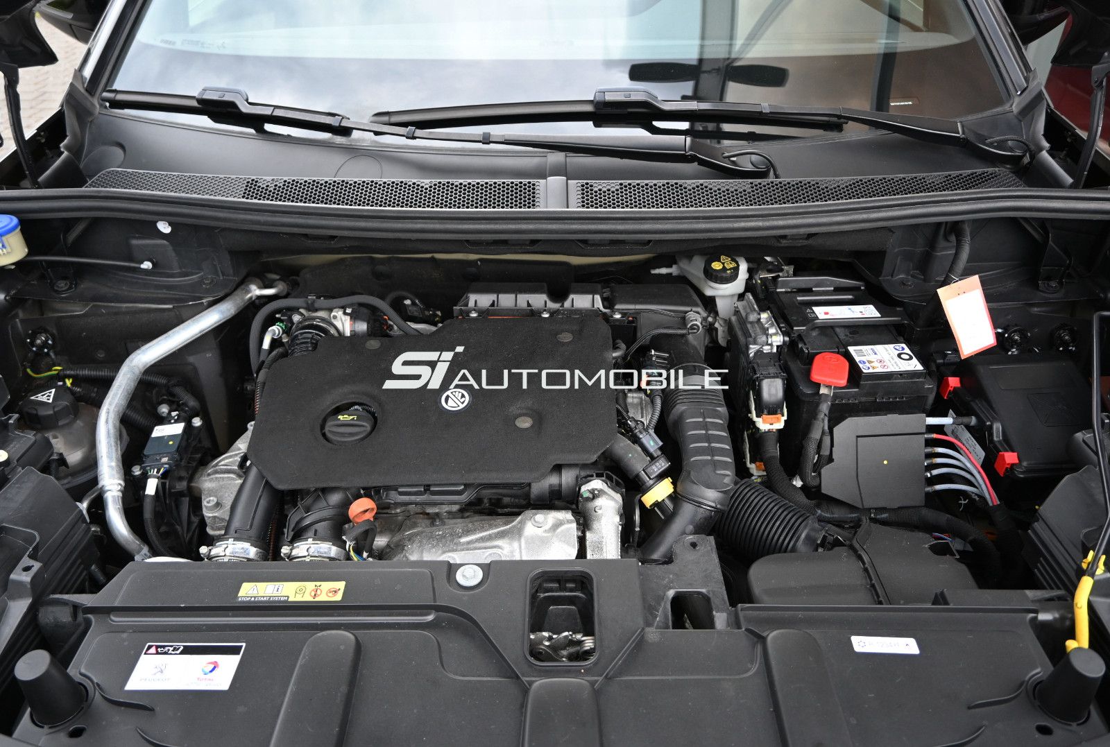 Fahrzeugabbildung Peugeot 5008 BlueHDi 130 GT °ACC°AHK°PANO°7-SITZE°ALARM°