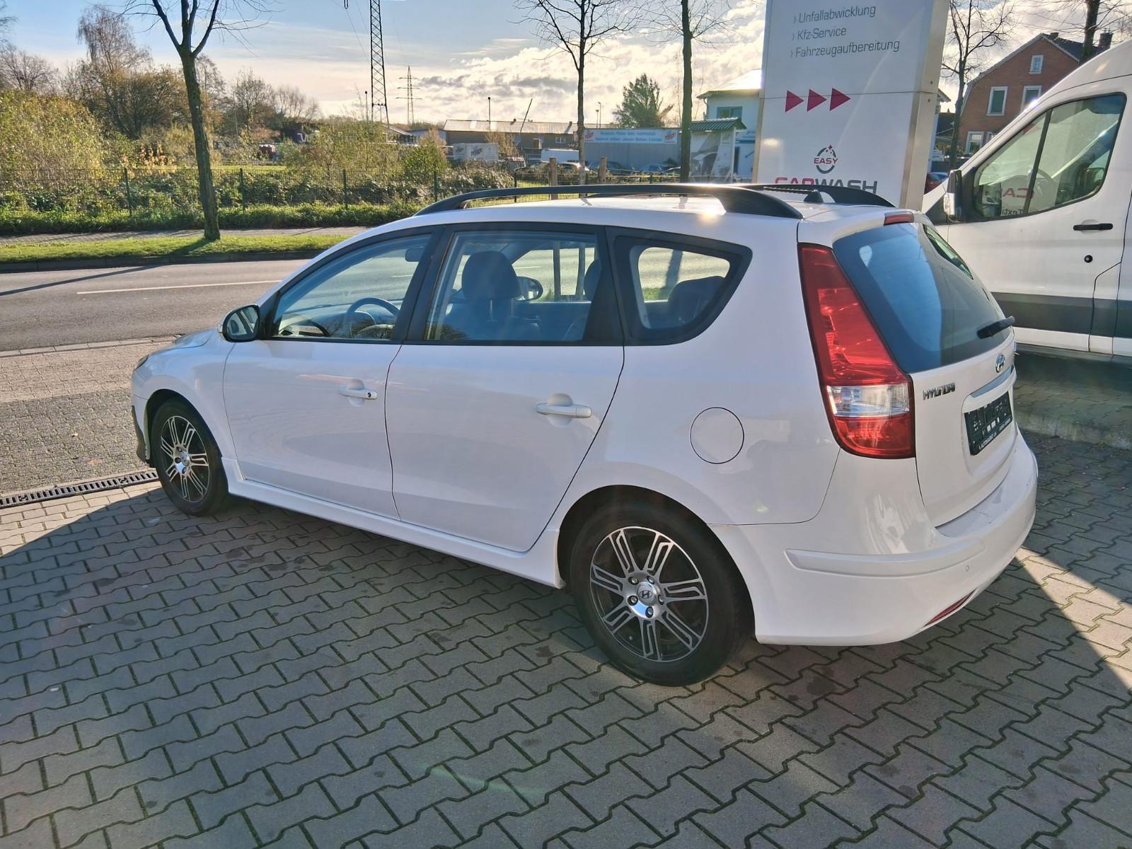 Hyundai i30 2012 — photo 7