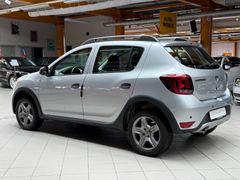 DACIA Sandero II Stepway Prestige|Automatik|Navi|17tkm DACIA Sandero II Stepway Prestige|Automatik|Navi|17tkm