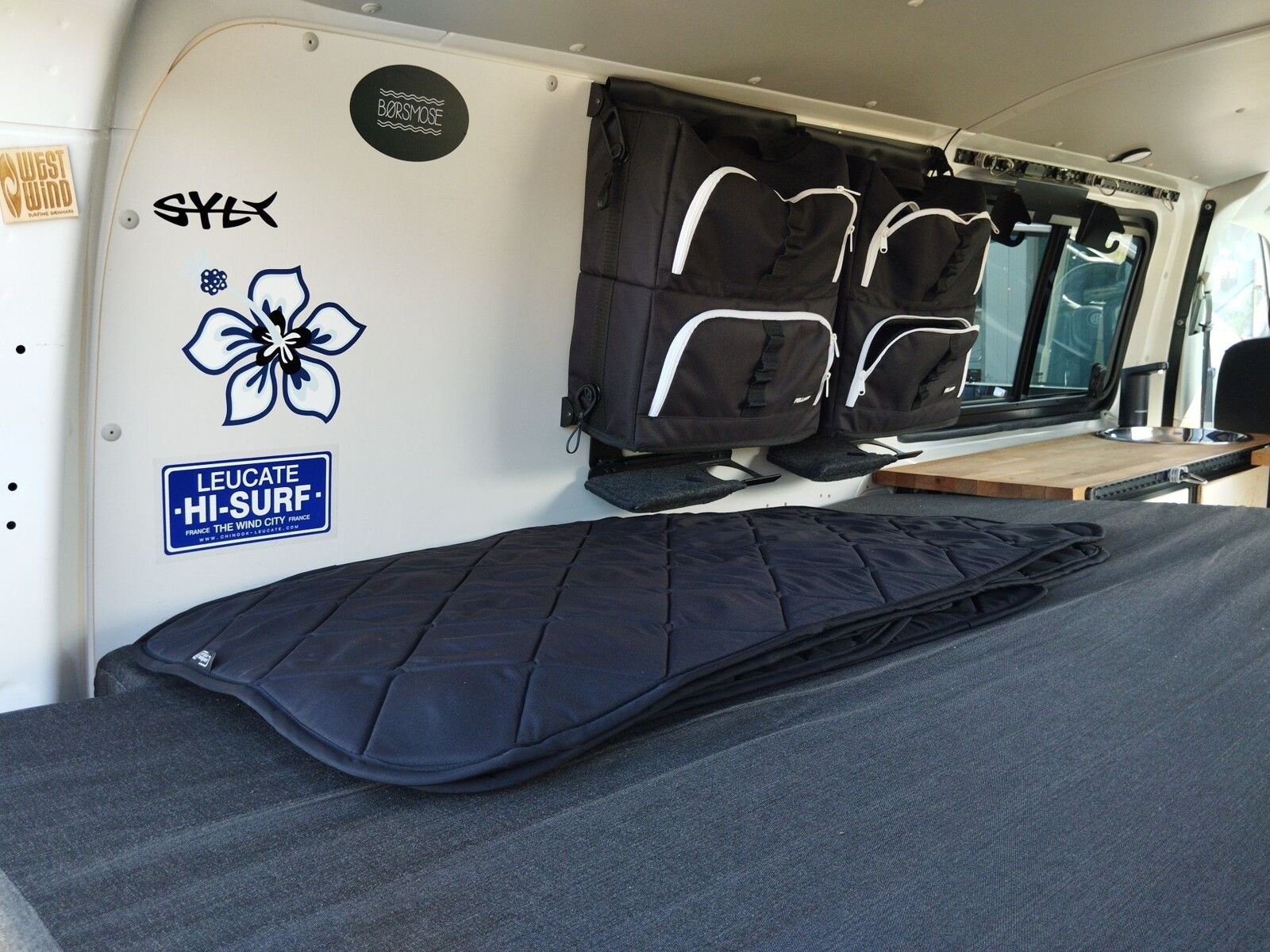 Fahrzeugabbildung Volkswagen Sonstige T6 Camper-Van Bulli lang Küche Festbett
