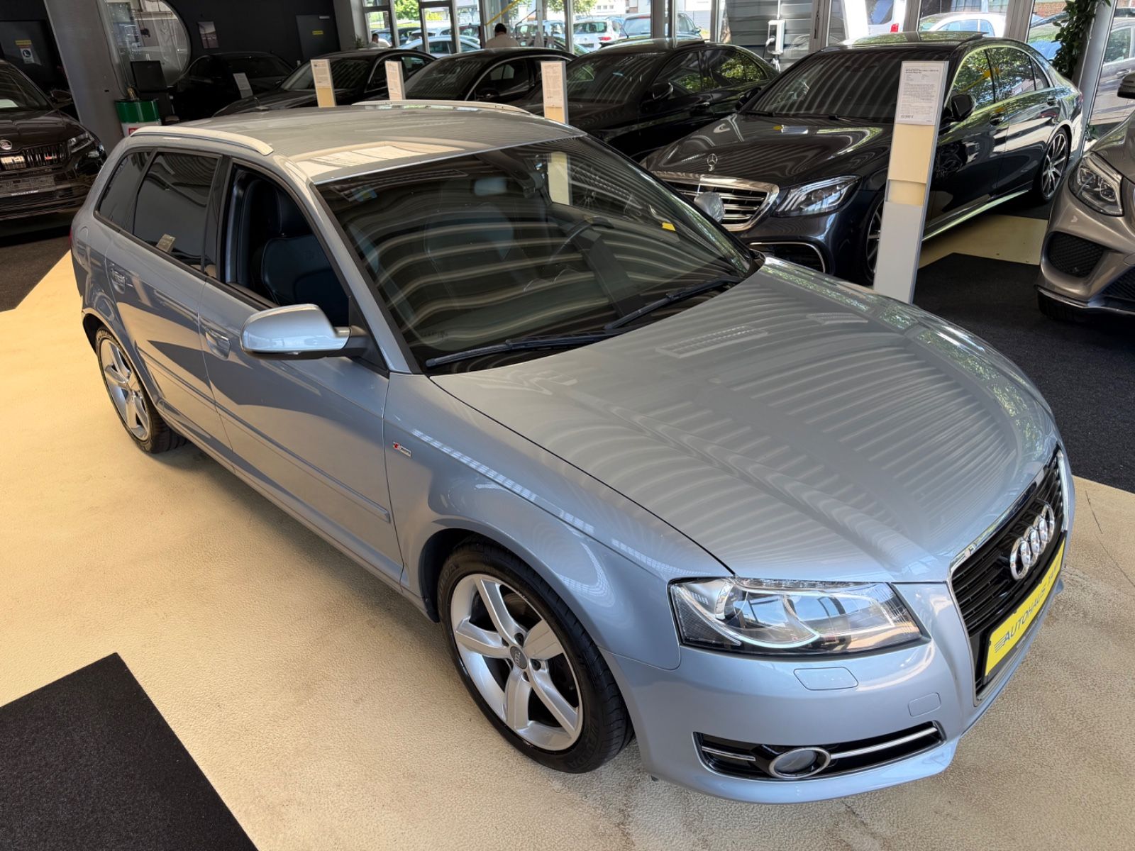 Fahrzeugabbildung Audi A3 Sportback 1.8 TFSI S line Sportpaket plus