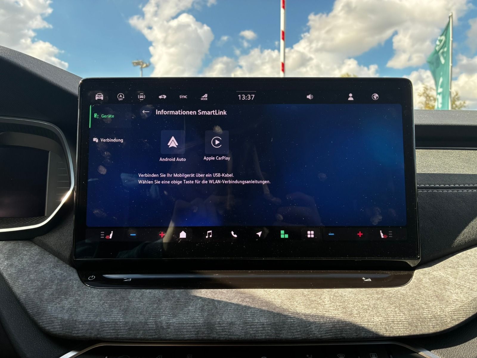 Fahrzeugabbildung SKODA Octavia Combi Tour 2,0 TDI 110kW 7-Gang-DSG