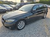 BMW 318 3 Touring 318 i - BMW 318 aus 2011: 318i