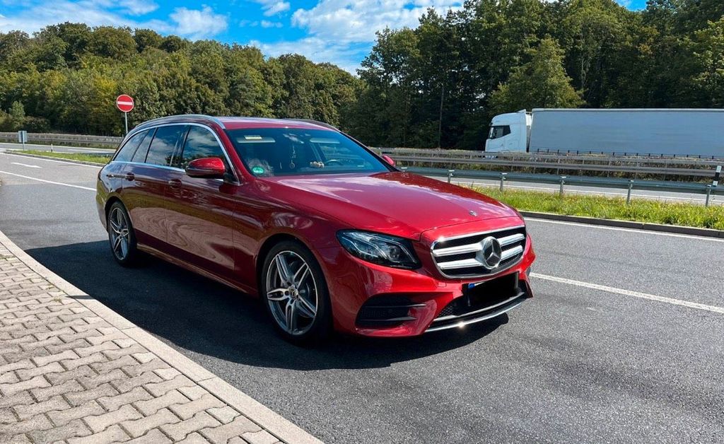 Image of Mercedes-Benz E 200