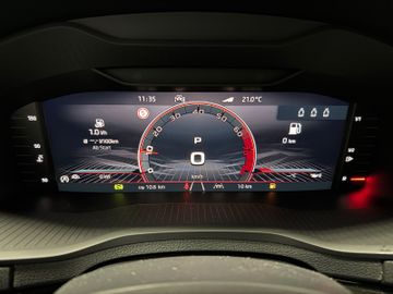 Skoda Karoq Sportline 1.5 Matrix+AHK+Panodach+Kamera
