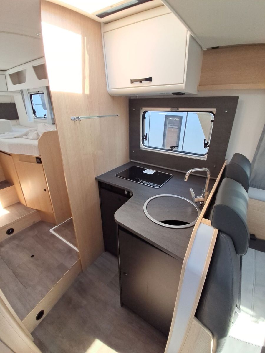 Fahrzeugabbildung Sunlight Adventure T Ford 680 Markise/SAT/TV/Solar/Navi