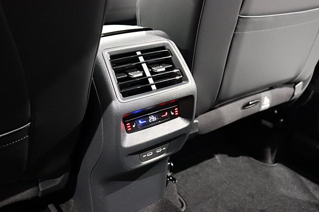 Tayron R-Line 2.0l TDI 193PS DSG Standh. AHK IQ