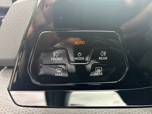 Golf VIII GTI, Business Premium, Navi, ACC, 19"