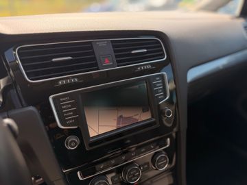 Volkswagen Golf - 10