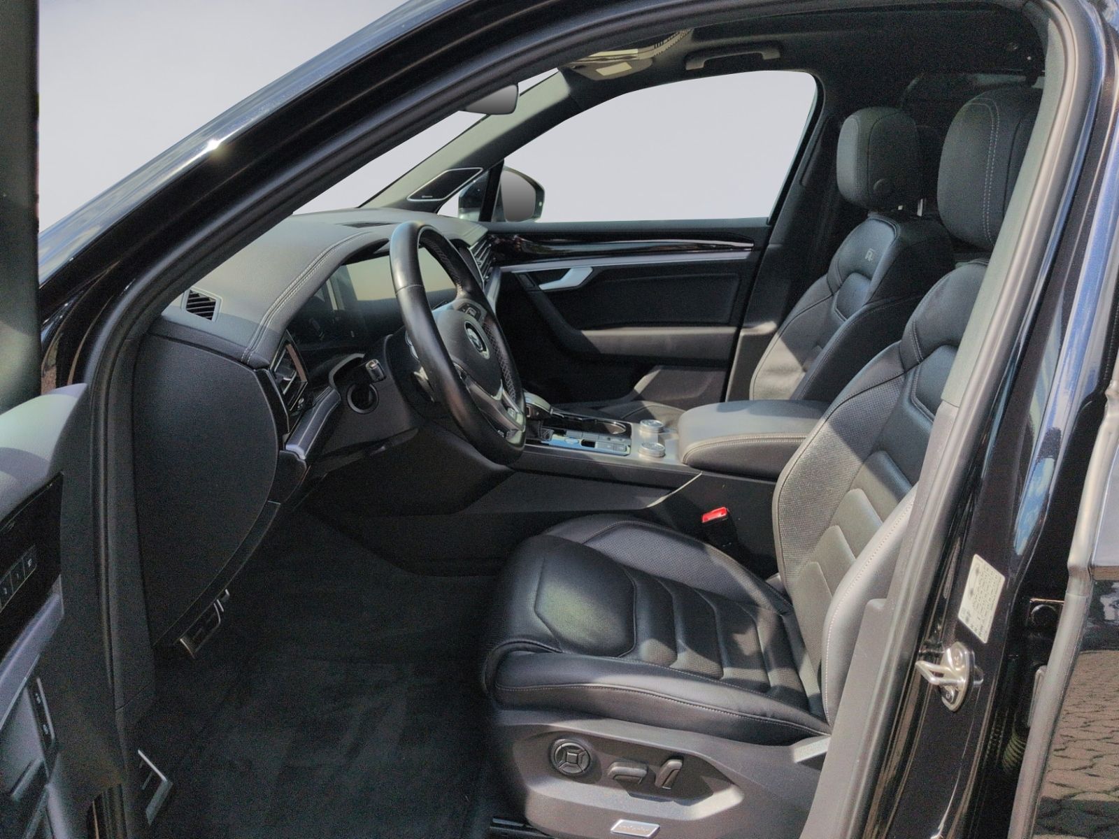 Touareg V8 TDI R Line LEDER+STHZ+AHK+PANO